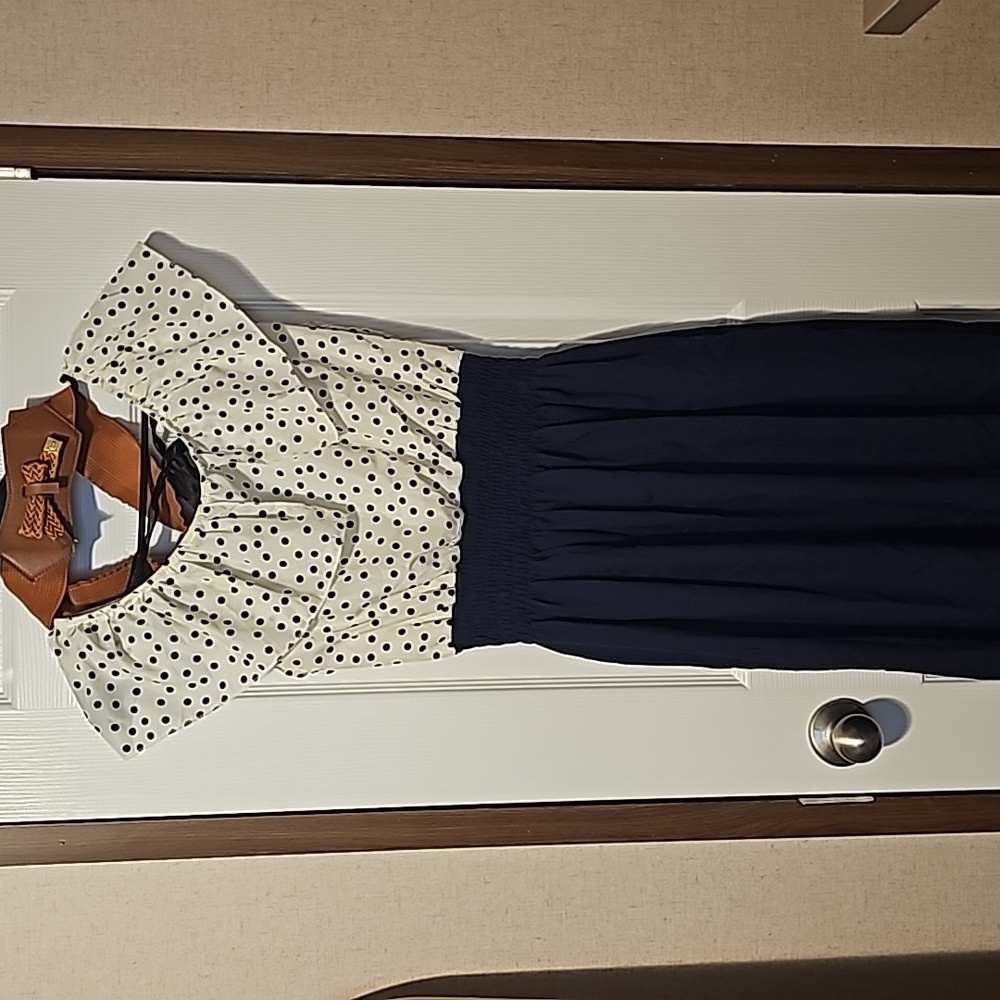 Polkadot/Navy Dress w Belt